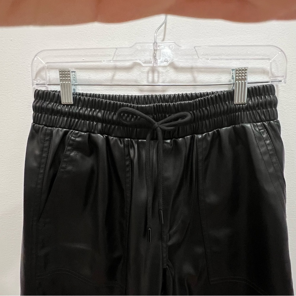 BLANK NYC Black Drawstring Faux Leather Joggers Size 28 - Picture 5 of 16